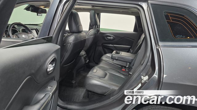 Jeep Cherokee 2015 — photo 12