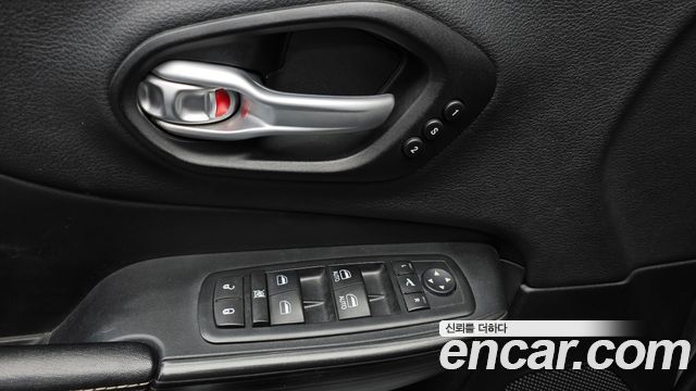 Jeep Cherokee 2015 — photo 17