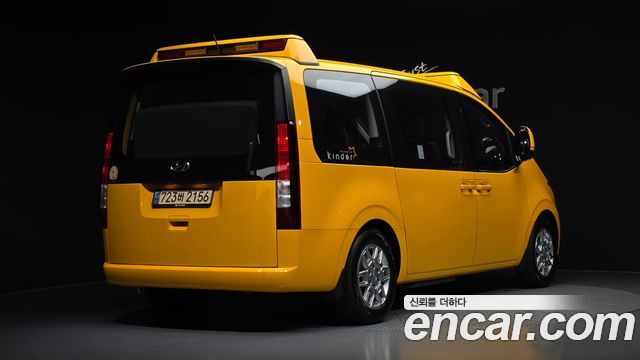 Hyundai Staria 2024 — photo 2
