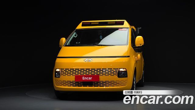 Hyundai Staria 2024 — photo 3
