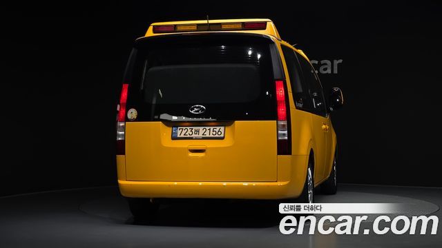 Hyundai Staria 2024 — photo 4
