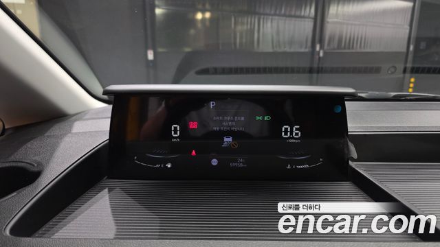 Hyundai Staria 2024 — photo 11