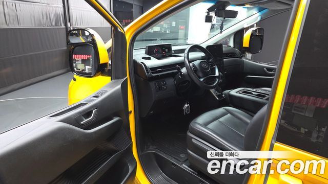 Hyundai Staria 2024 — photo 13
