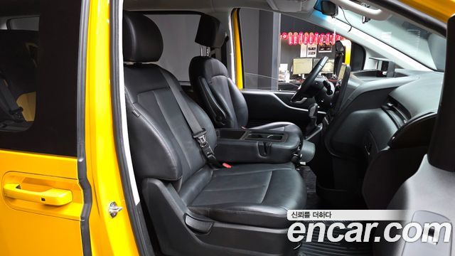 Hyundai Staria 2024 — photo 17