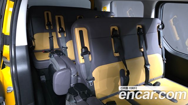 Hyundai Staria 2024 — photo 19