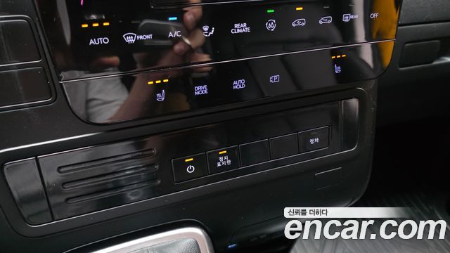 Hyundai Staria 2024 — photo 25