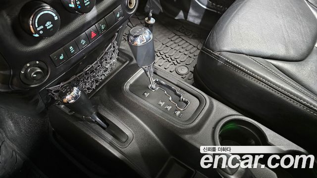 Jeep Wrangler 2014 — photo 9