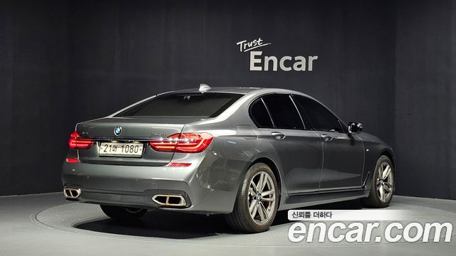BMW 7-Series 2018 — photo 2