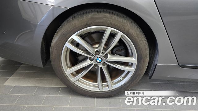 BMW 7-Series 2018 — photo 5