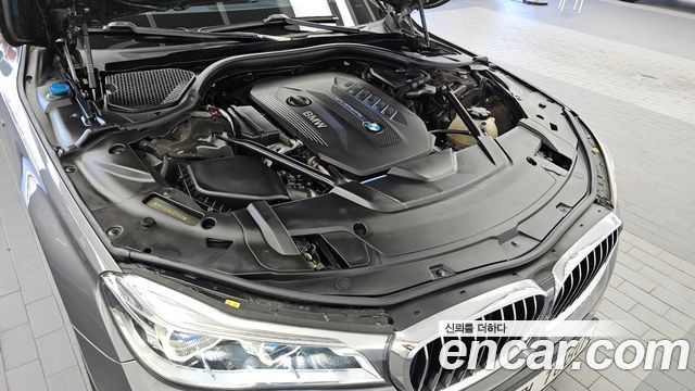 BMW 7-Series 2018 — photo 6