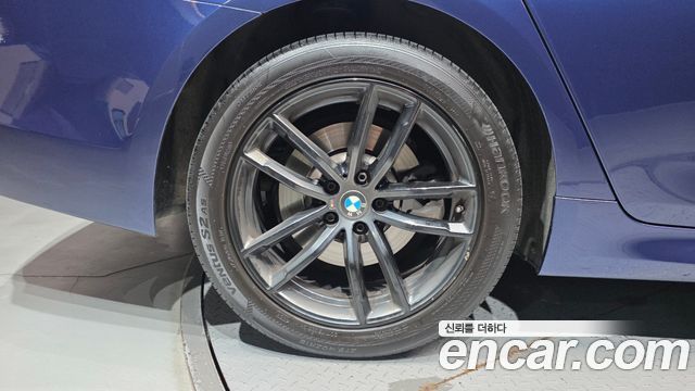 BMW 5-Series 2018 — photo 5