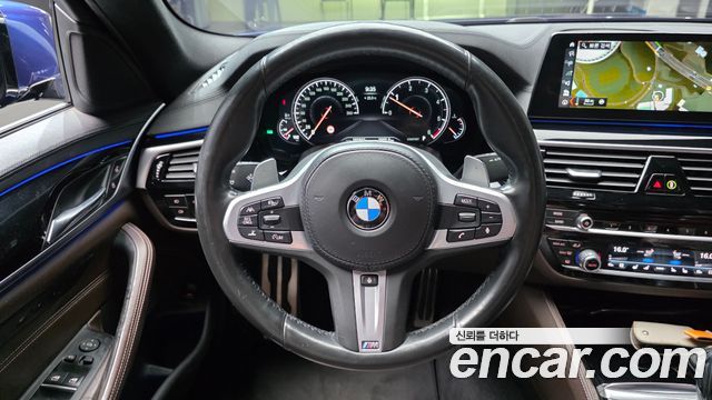 BMW 5-Series 2018 — photo 13