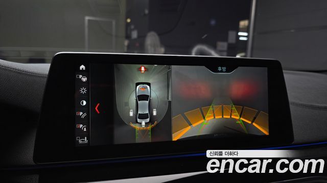 BMW 5-Series 2018 — photo 14