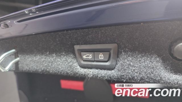 BMW 5-Series 2018 — photo 20