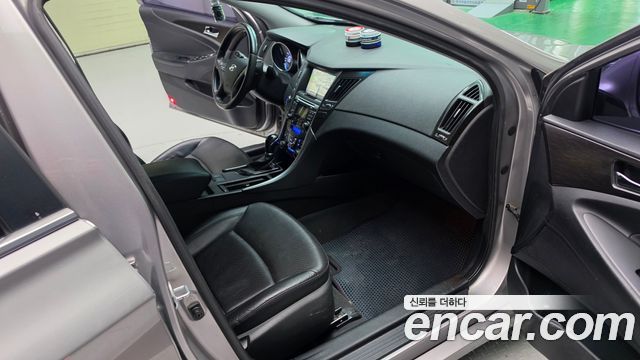 Hyundai Sonata 2012 — photo 11
