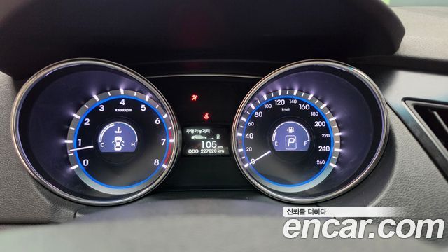 Hyundai Sonata 2012 — photo 16