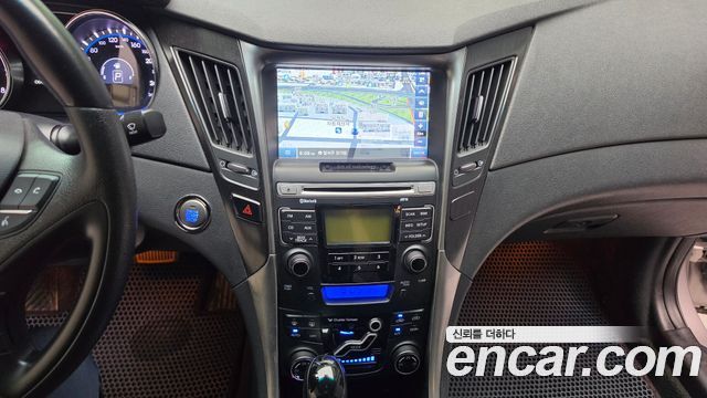 Hyundai Sonata 2012 — photo 17