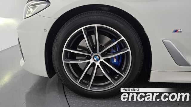 BMW 5-Series 2023 — photo 5