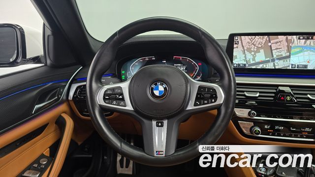 BMW 5-Series 2023 — photo 13