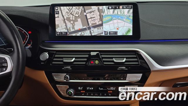 BMW 5-Series 2023 — photo 18