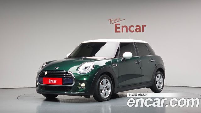 Mini Cooper 2018 — photo 1