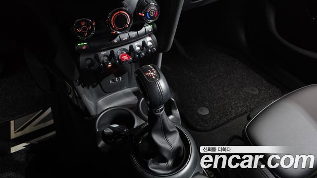 Mini Cooper 2018 — photo 12