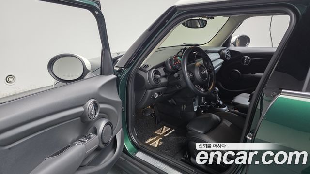 Mini Cooper 2018 — photo 13