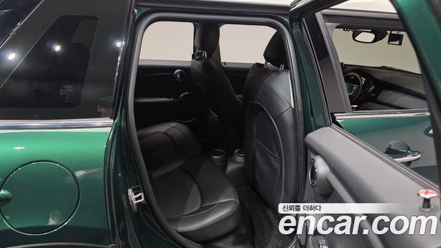 Mini Cooper 2018 — photo 18