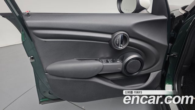 Mini Cooper 2018 — photo 14