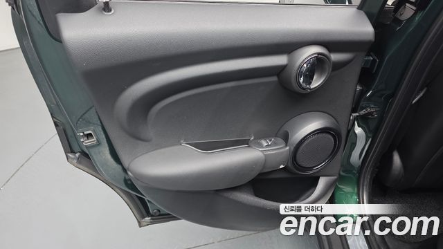 Mini Cooper 2018 — photo 15