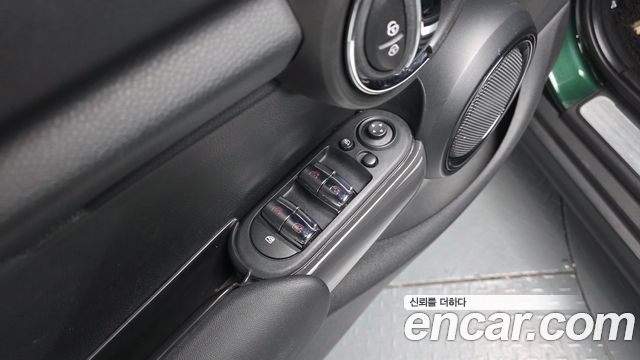 Mini Cooper 2018 — photo 27