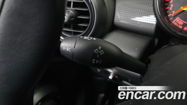 Mini Cooper 2018 — photo 28