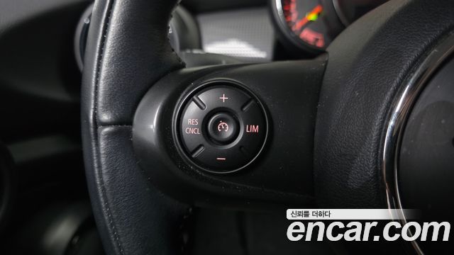 Mini Cooper 2018 — photo 29