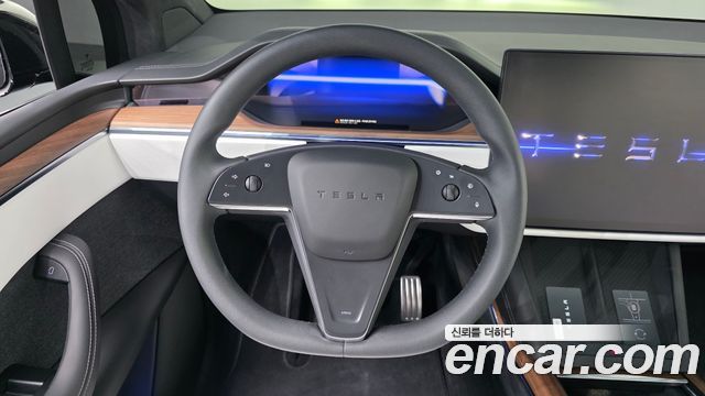 Tesla Model X 2026 — photo 19