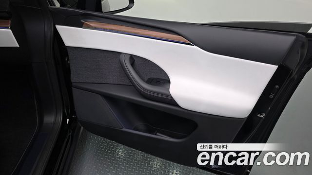 Tesla Model X 2026 — photo 15