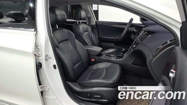 Hyundai Sonata 2013 — photo 11