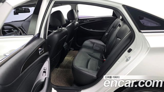 Hyundai Sonata 2013 — photo 12