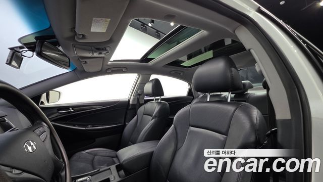 Hyundai Sonata 2013 — photo 17