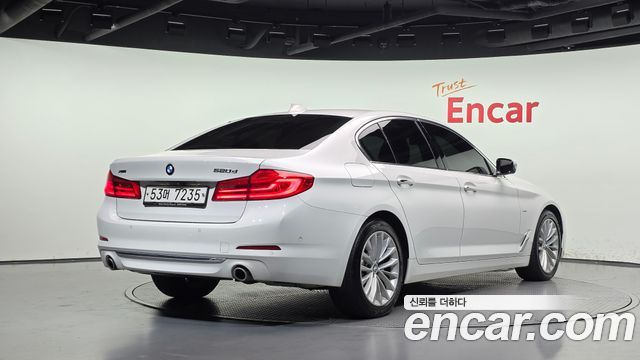 BMW 5-Series 2018 — photo 2