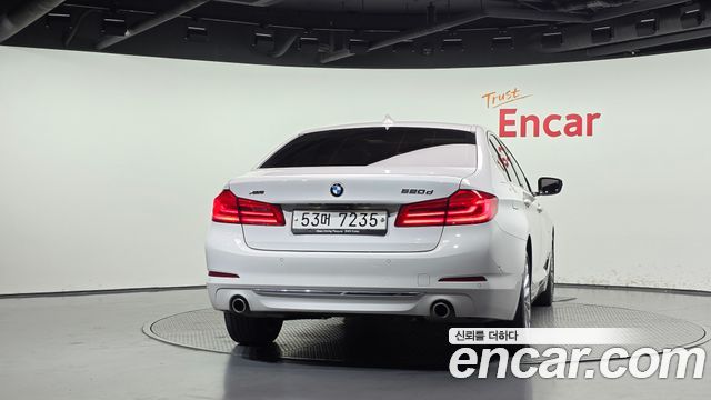 BMW 5-Series 2018 — photo 4