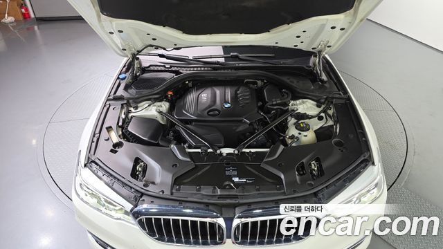 BMW 5-Series 2018 — photo 6