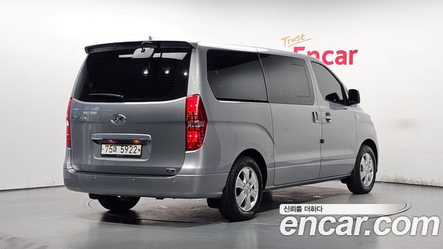Hyundai Starex 2020 — photo 2