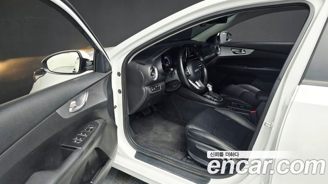 Kia K3 2022 — photo 13