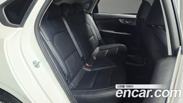 Kia K3 2022 — photo 17