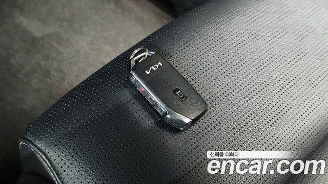 Kia K3 2022 — photo 23