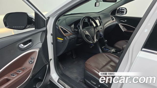 Hyundai Santafe 2017 — photo 13