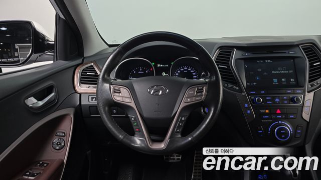 Hyundai Santafe 2017 — photo 18