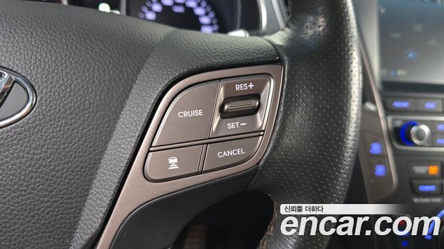 Hyundai Santafe 2017 — photo 22