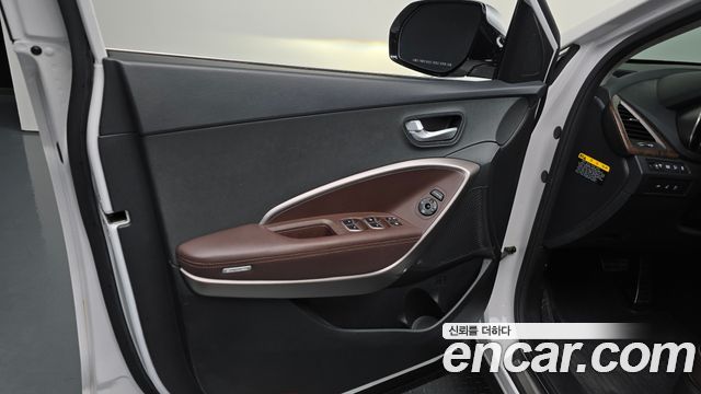 Hyundai Santafe 2017 — photo 14