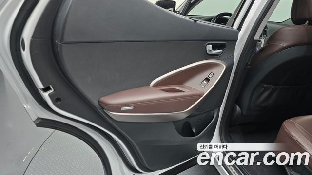 Hyundai Santafe 2017 — photo 15
